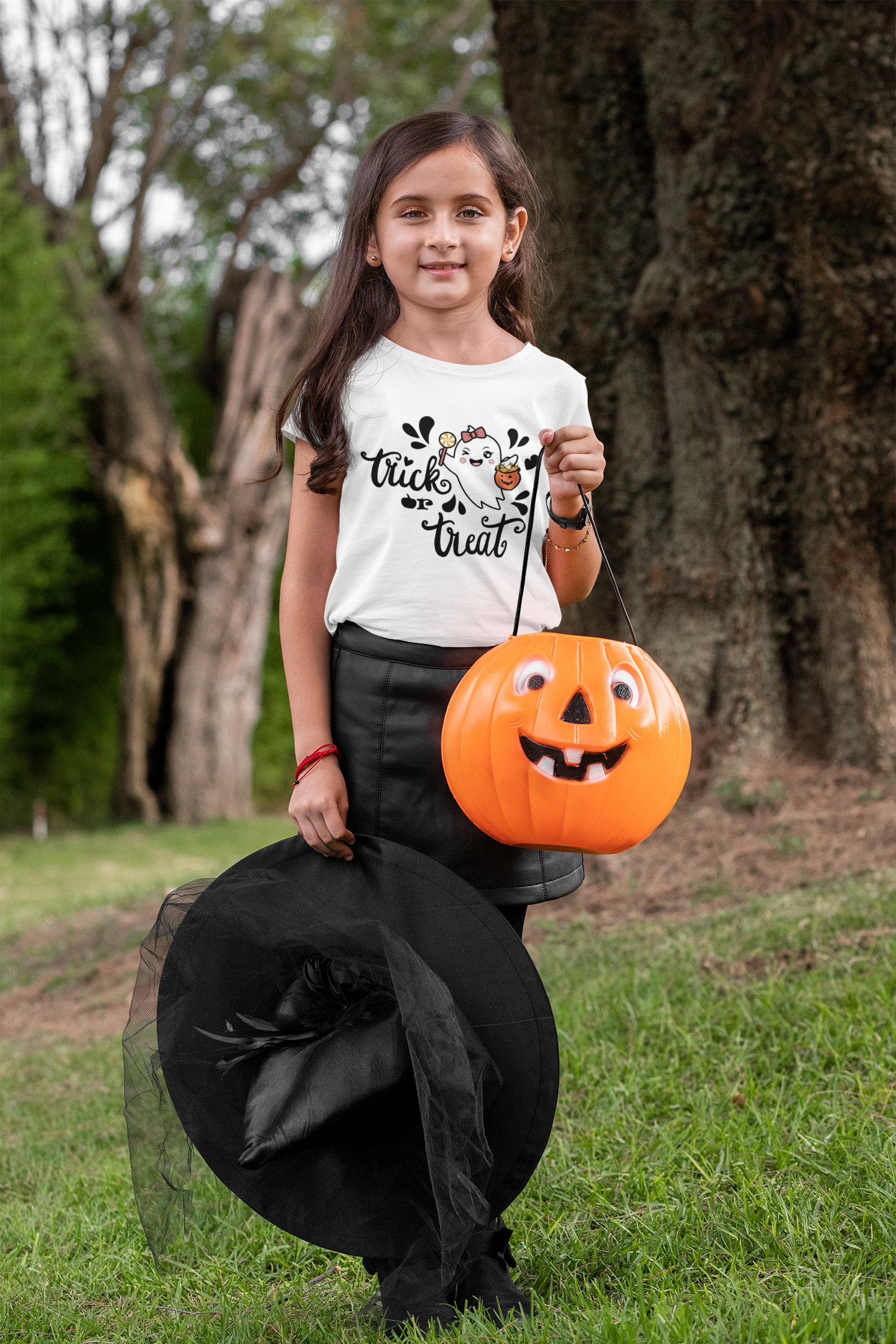 "Trick or Treat" - Halloween Kinder T-Shirt